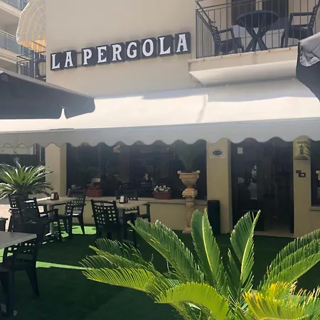 호텔 La Pergola 3*