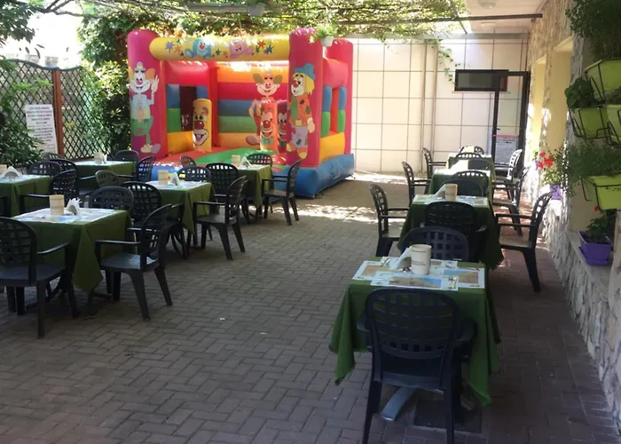 La Pergola بيلاريا-إيجيا مارينا